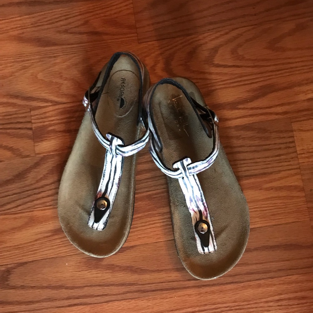 Like knew thong sandals.
